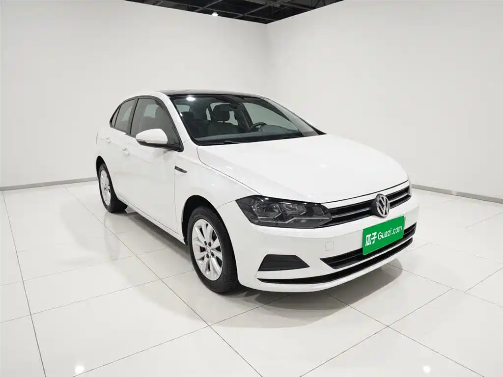 Volkswagen Polo 2019 Plus 1.5L Automatic Colorful Tech Edition фото 4