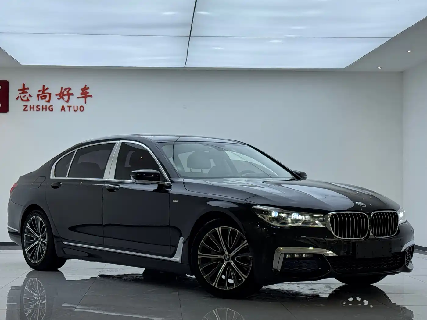 BMW 7 Series 2016 730Li Luxury фото 3
