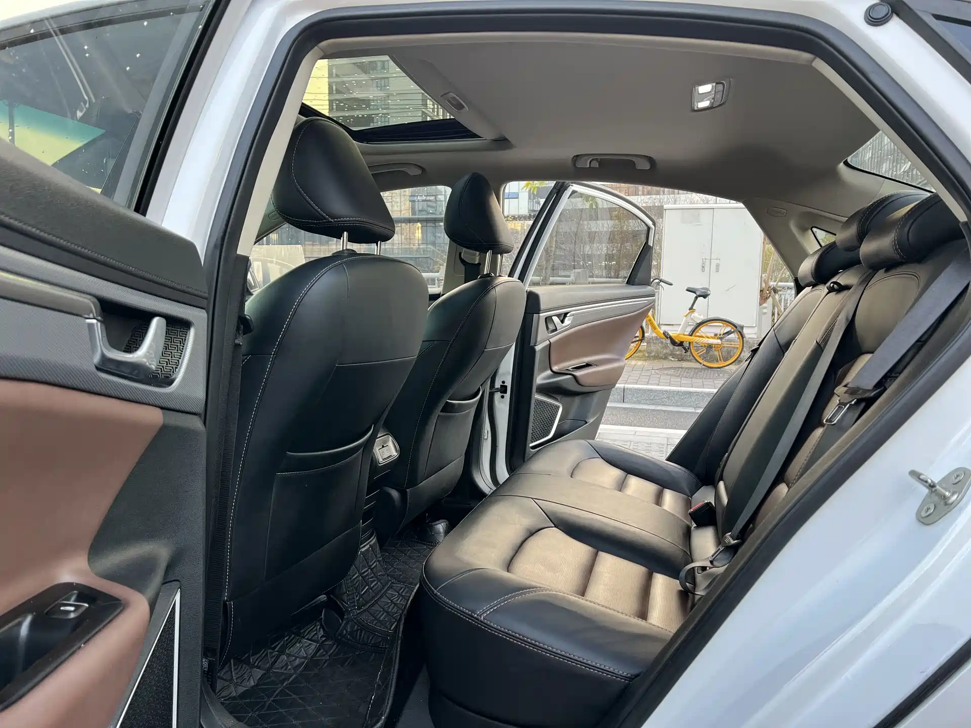 Фото 6 - Geely Emgrand GL