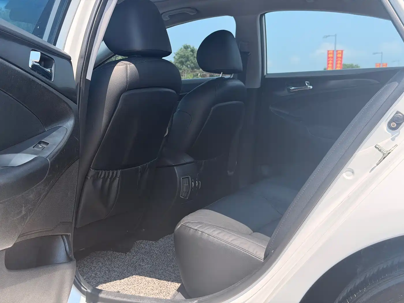 Hyundai Sonata 2013 2.0L Automatic Luxury Edition фото 4