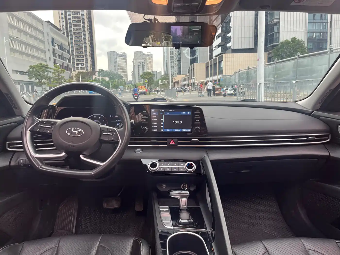 Hyundai Elantra 2021 1.5L CVT GLX Elite Edition фото 8