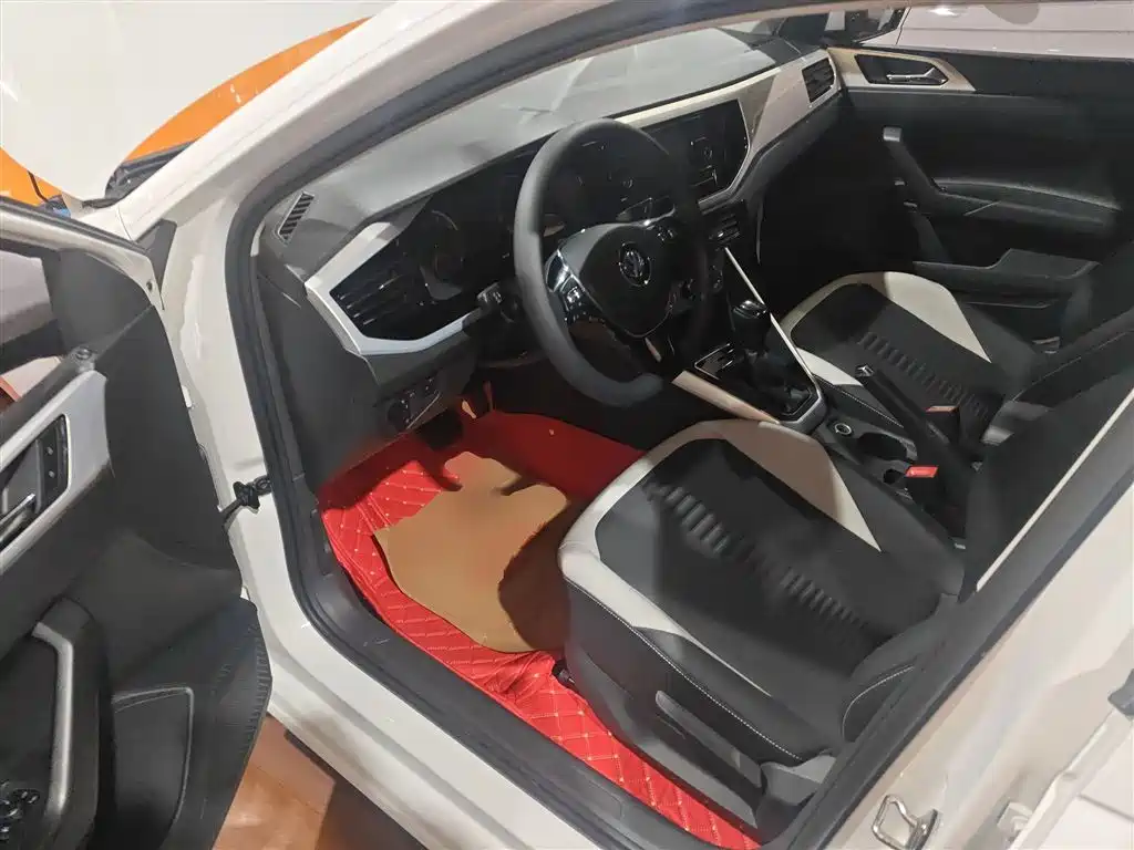 Volkswagen Polo 2019 Plus 1.5L Automatic Colorful Tech Edition фото 16