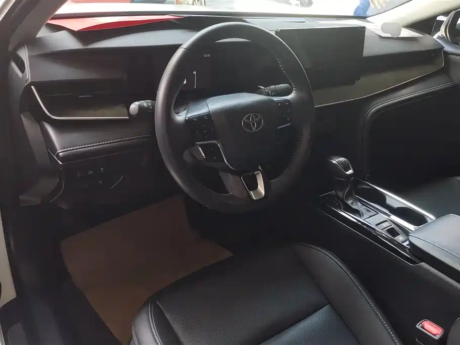 Toyota Camry 2024 Hybrid 2.0HGVP Luxury Edition фото 12