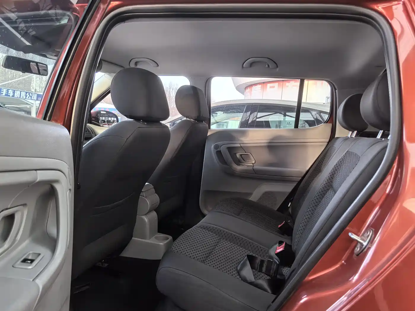 Škoda Fabia 2012 1.4L Automatic Crystal Spirit Edition фото 6