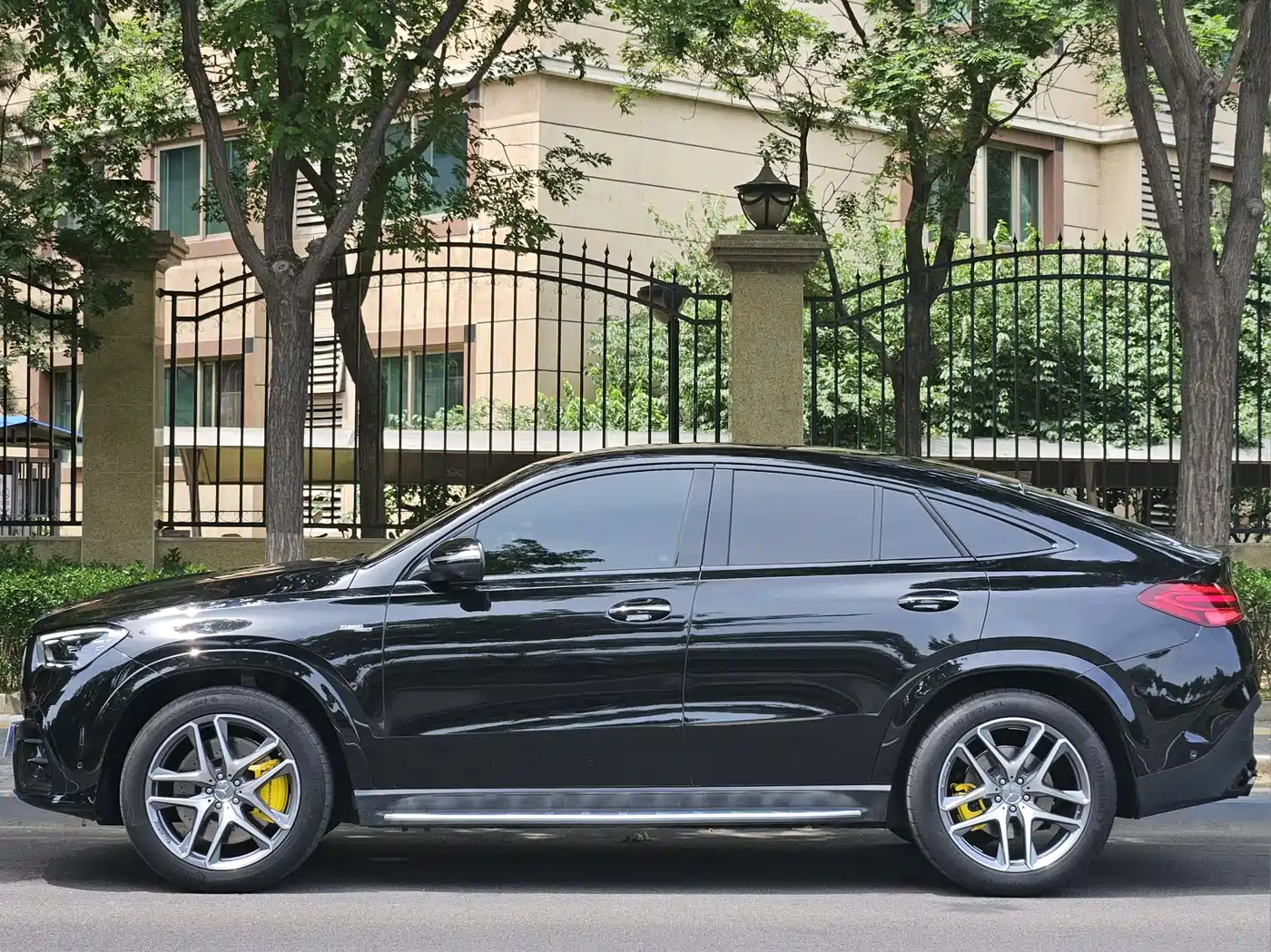 Mercedes-Benz GLE Coupe AMG 2024 AMG GLE 53 4MATIC+ Coupe SUV фото 2