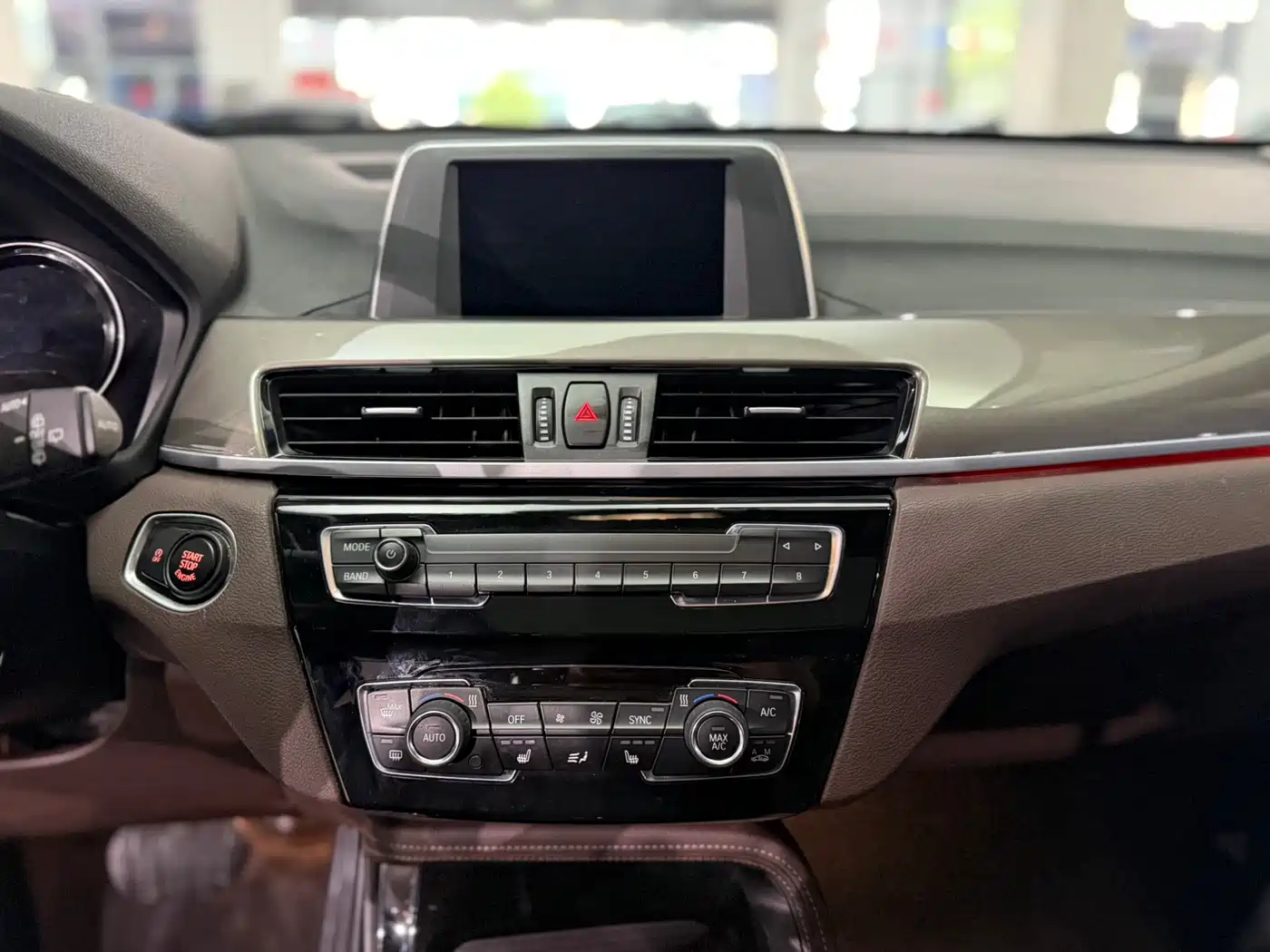 BMW X1 2019 sDrive18Li Premium Model фото 9