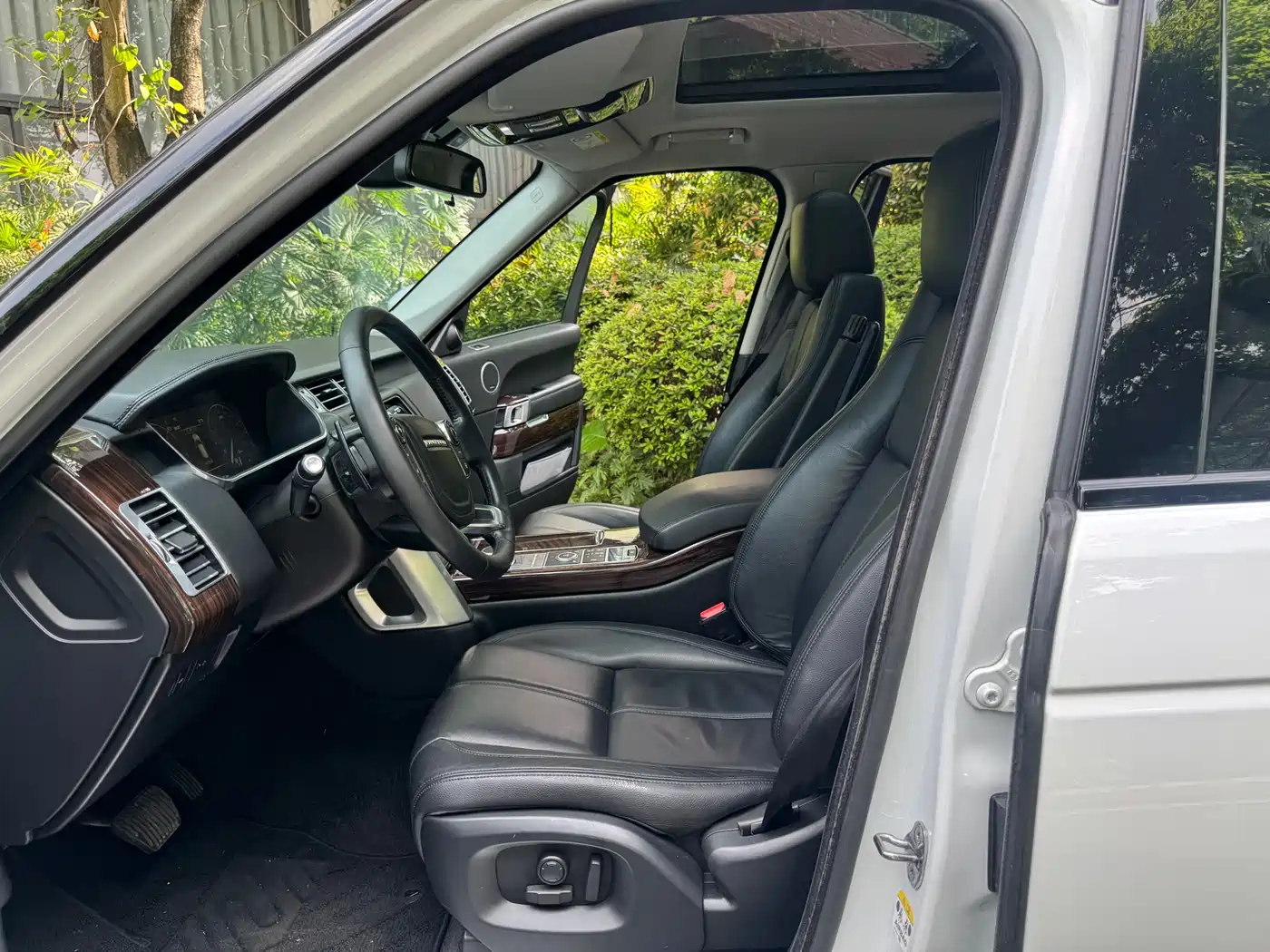 Land Rover Range Rover 2015 3.0 TDV6 Vogue фото 12