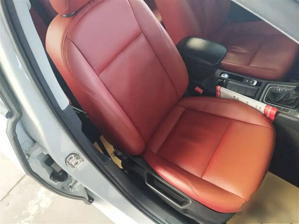 Volkswagen Golf 2016 1.6L Automatic Fashion фото 25