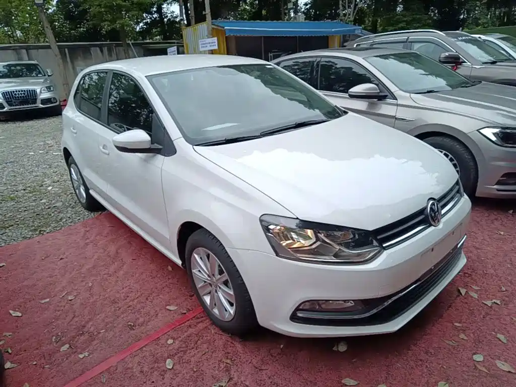 Volkswagen Polo 2014 1.6L Automatic Comfort Edition фото 4