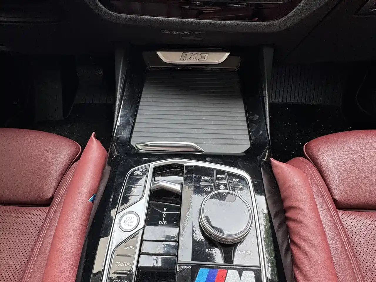 BMW iX3 2023 Leading Type фото 13