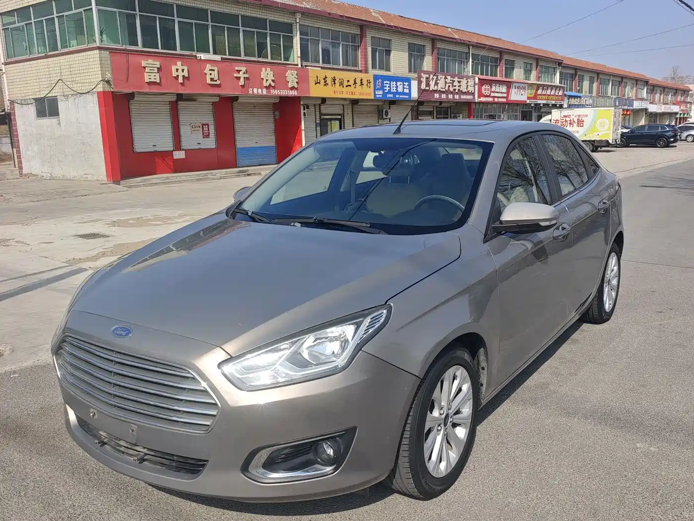 Ford Escort 2015 2015 1.5L Manual Fashion