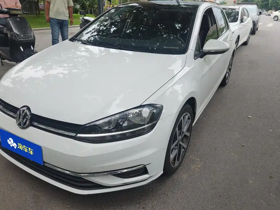 Volkswagen Golf 2020 Beloved Edition 200TSI DSG Comfort