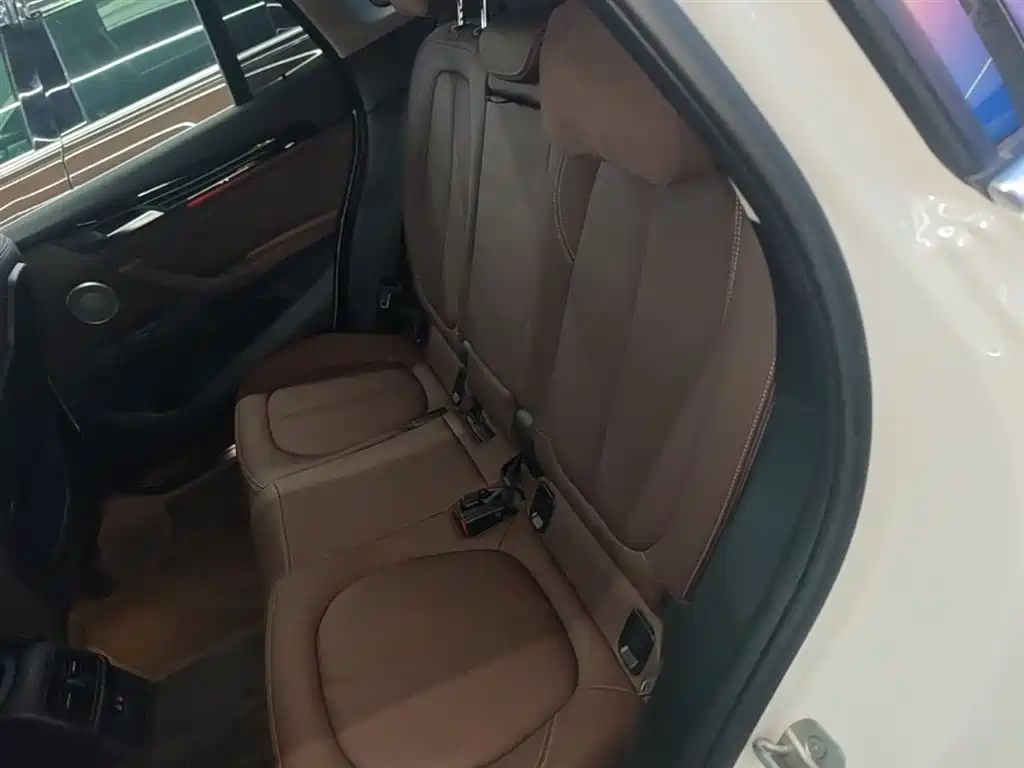 BMW X1 2022 sDrive25Li Leading фото 17