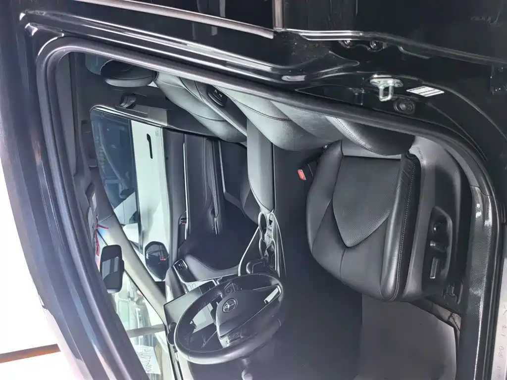 Toyota Camry 2021 Hybrid 2.5HG Luxury Edition фото 10