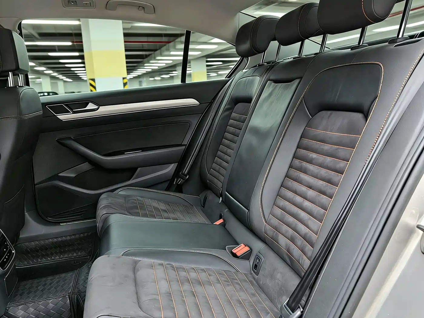 Volkswagen Magotan 2021 330TSI DSG 30th Anniversary Edition фото 6