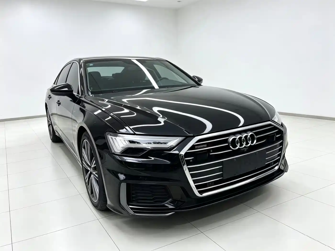 Audi A6L 2020 55 TFSI quattro Exclusive Dynamic фото 3