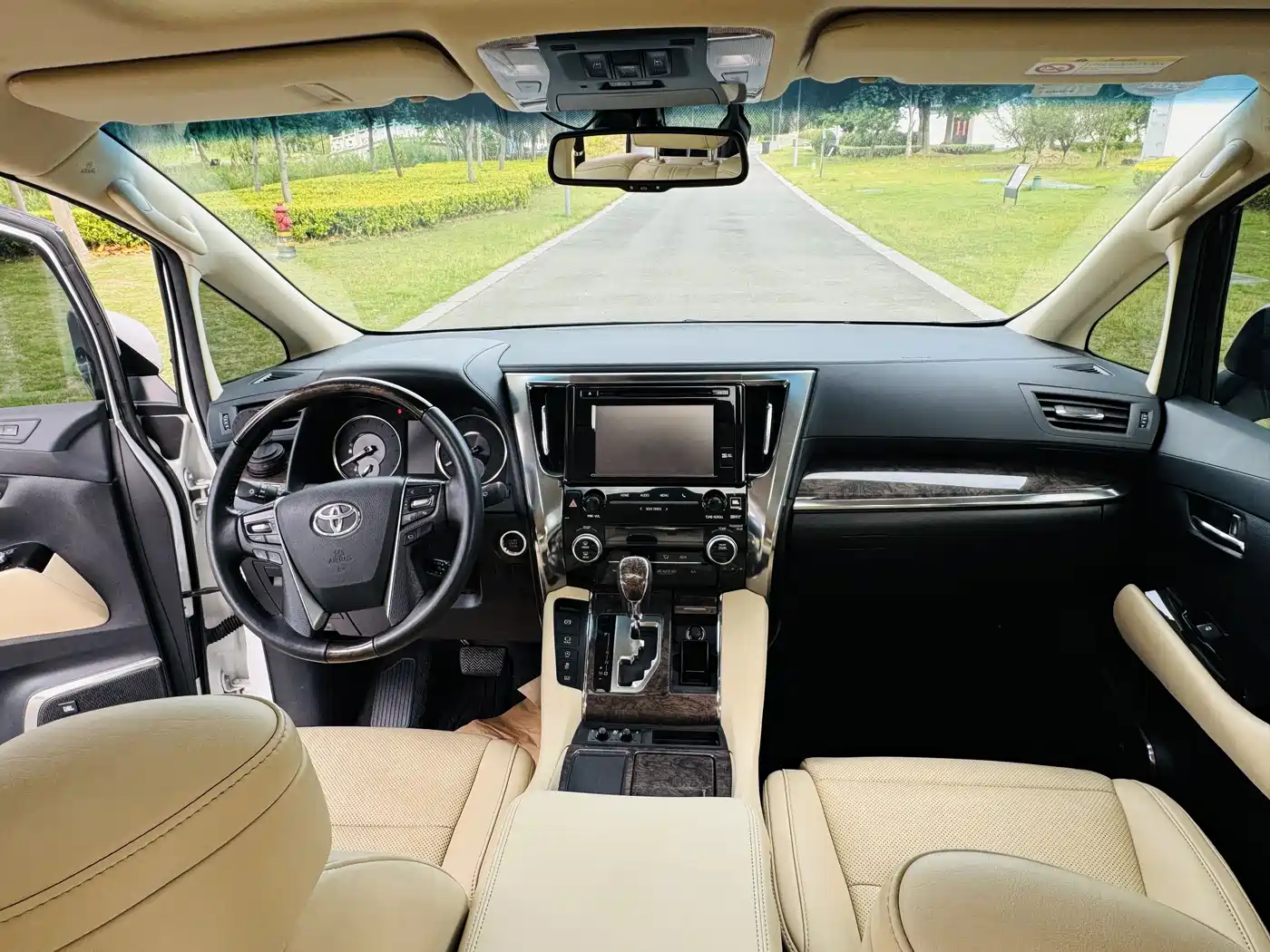 Toyota Alphard 2018 Facelift 3.5L Premium Edition фото 14
