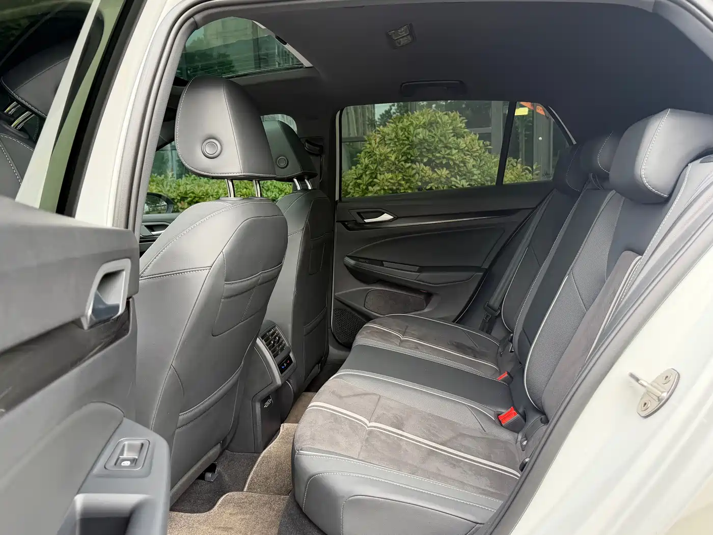 Volkswagen Golf 2023 280TSI DSG R-Line Lite фото 16