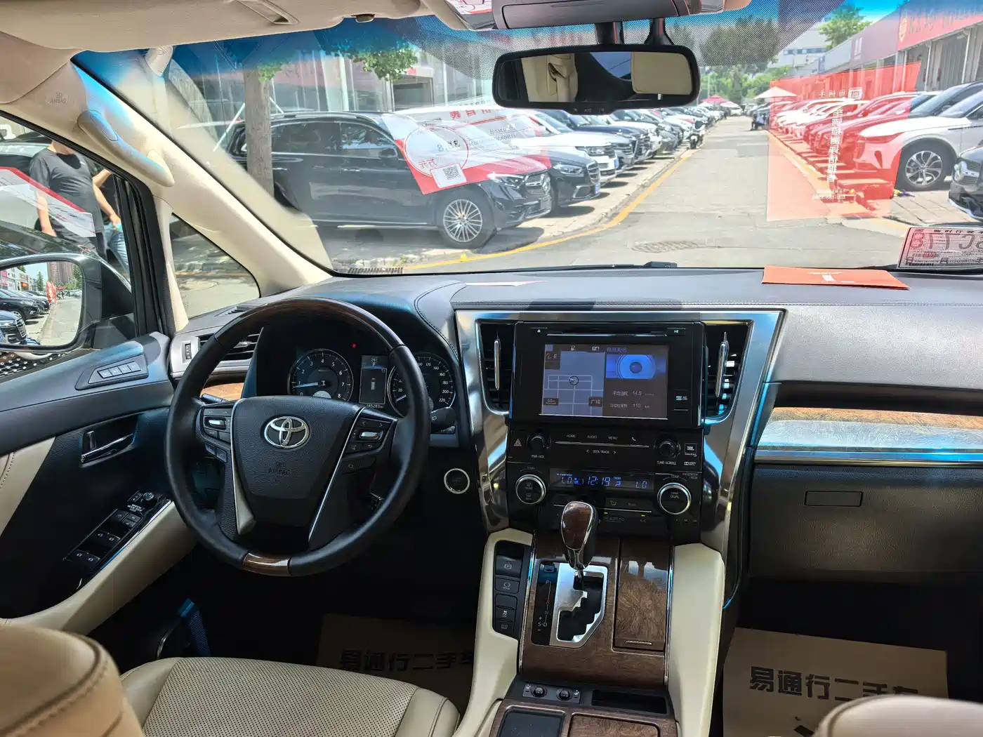 Toyota Alphard 2018 3.5L Premium фото 10