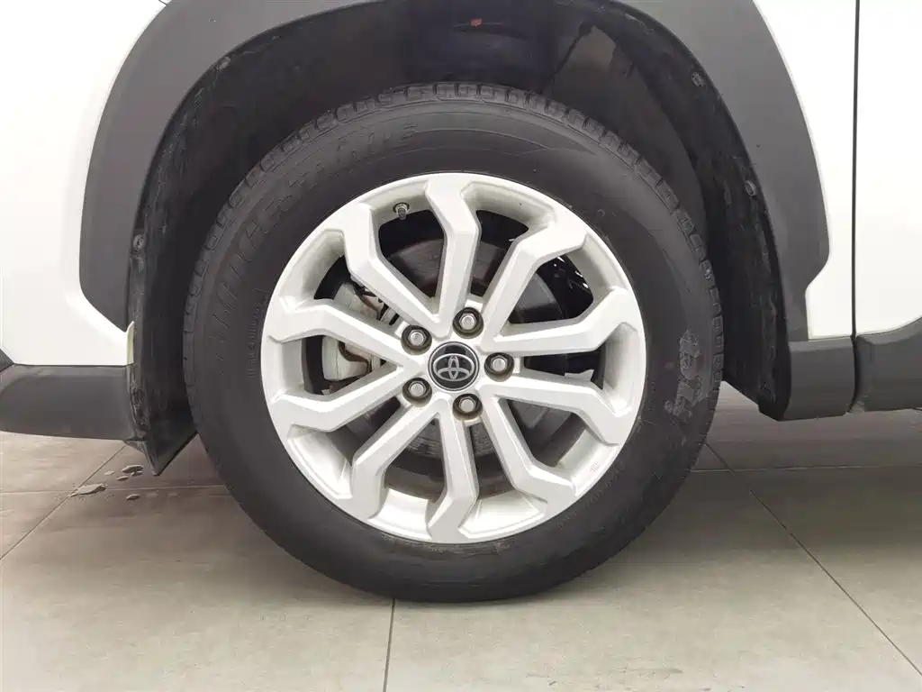 Toyota Frontlander 2022 2.0L CVT Leading Edition фото 17