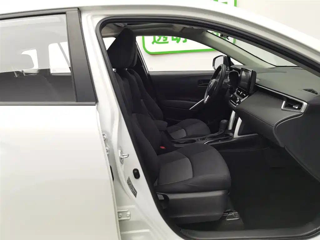 Toyota Frontlander 2022 2.0L CVT Leading Edition фото 23