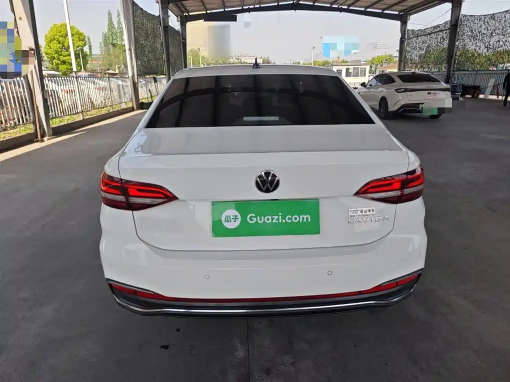 Volkswagen Lavida 2023 1.5L Auto Luxury Edition фото 6