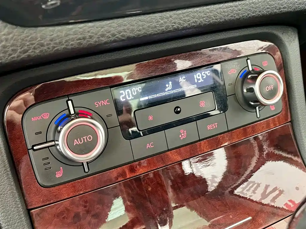 Volkswagen Touareg 2011 3.0TSI Standard фото 10