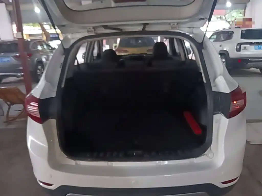 Landwind X5 2016 2014 Model 2.0T Automatic Innovation Edition
