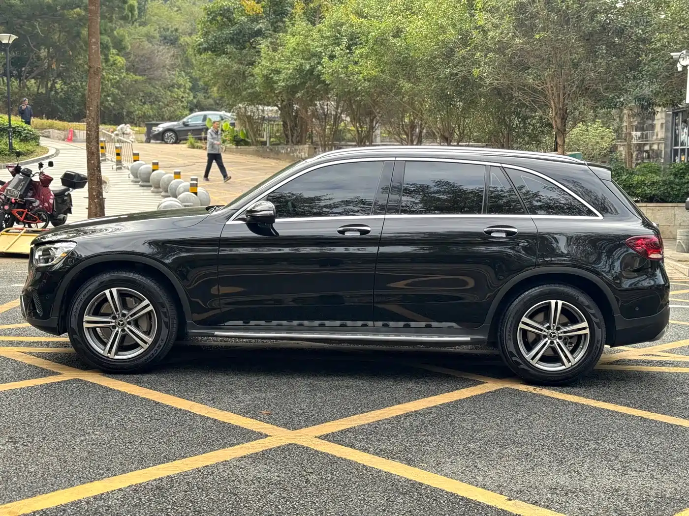 Mercedes-Benz GLC 2021 GLC 260 L 4MATIC Sporty фото 16