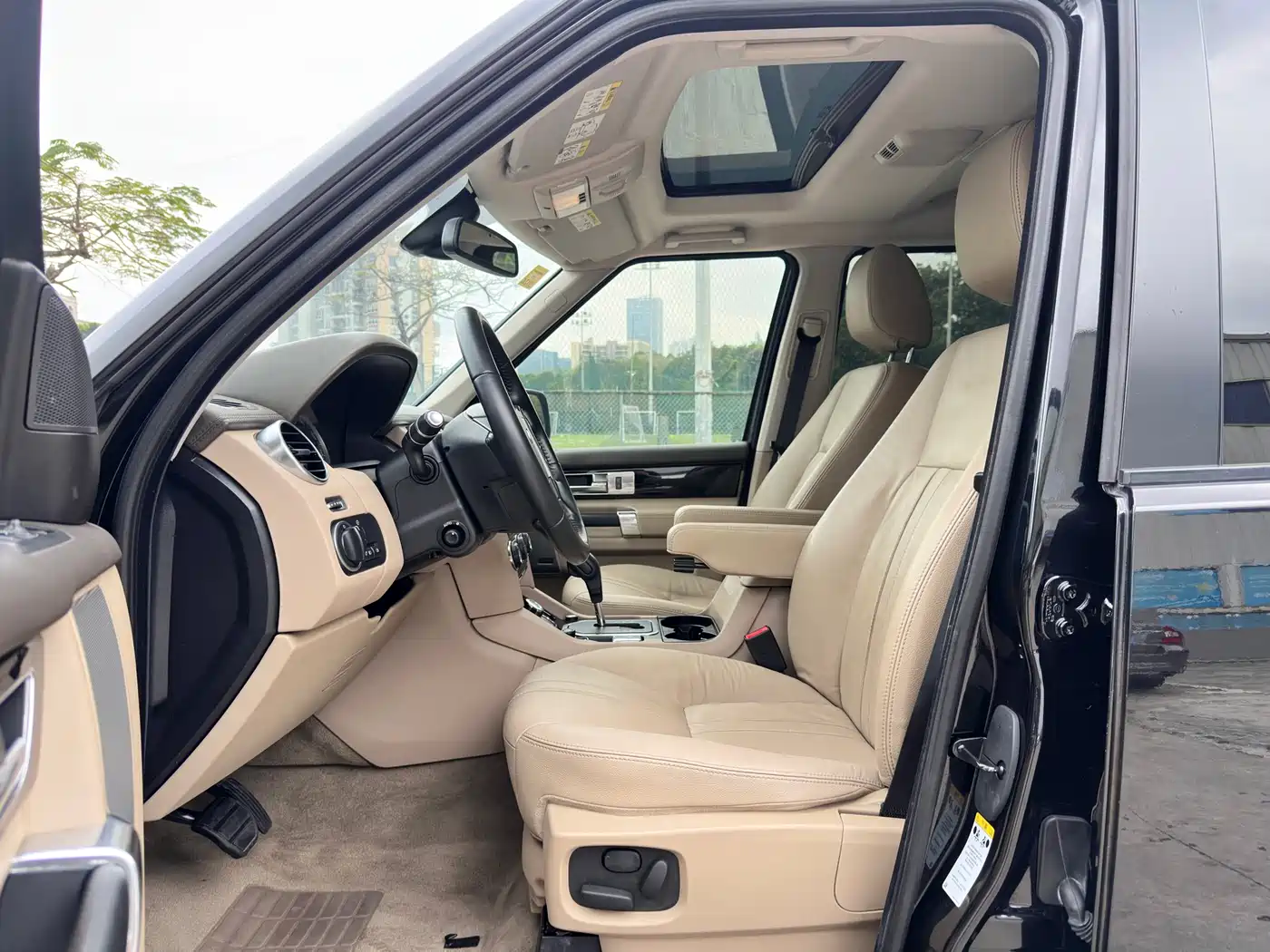 Land Rover Discovery 2012 3.0 SDV6 HSE Diesel фото 6