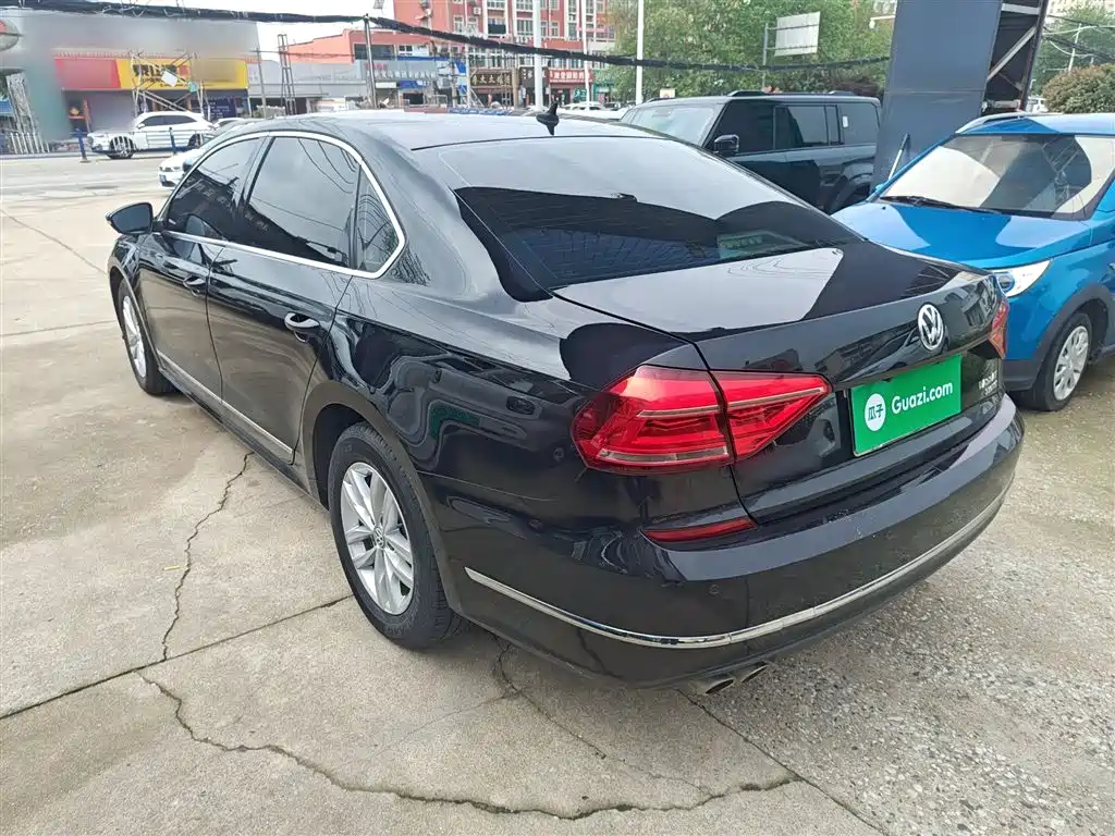 Volkswagen Passat 2016 280TSI DSG Honor Edition фото 5