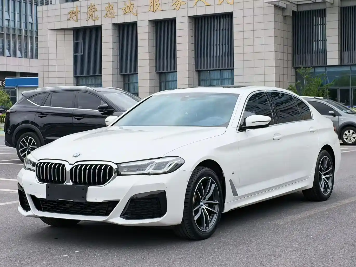 BMW 5 Series 2022 525Li M Sport Package