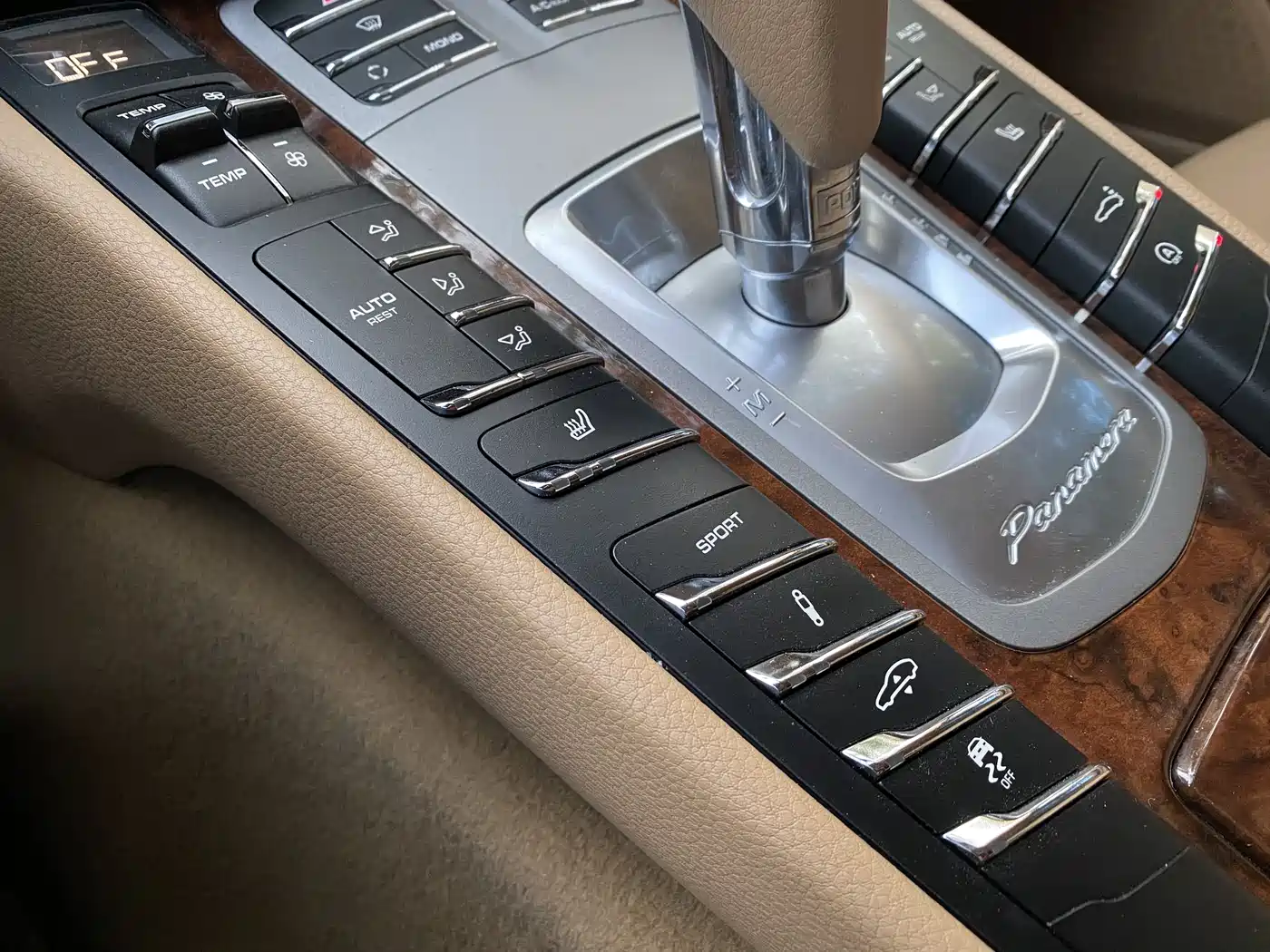 Porsche Panamera 2013 Panamera 4 Platinum Edition 3.6L фото 19