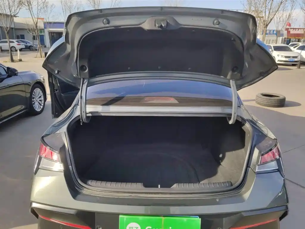 Hyundai Elantra 2023 1.5L CVT GLX Elite Edition фото 15