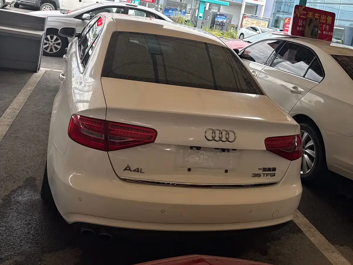 Фото 4 - Audi A4L