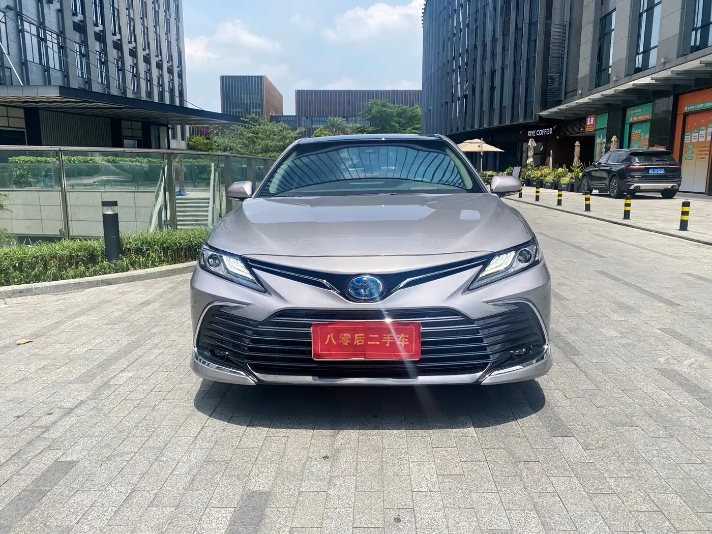 Toyota Camry 2021 Hybrid 2.5HG Luxury Edition фото 2