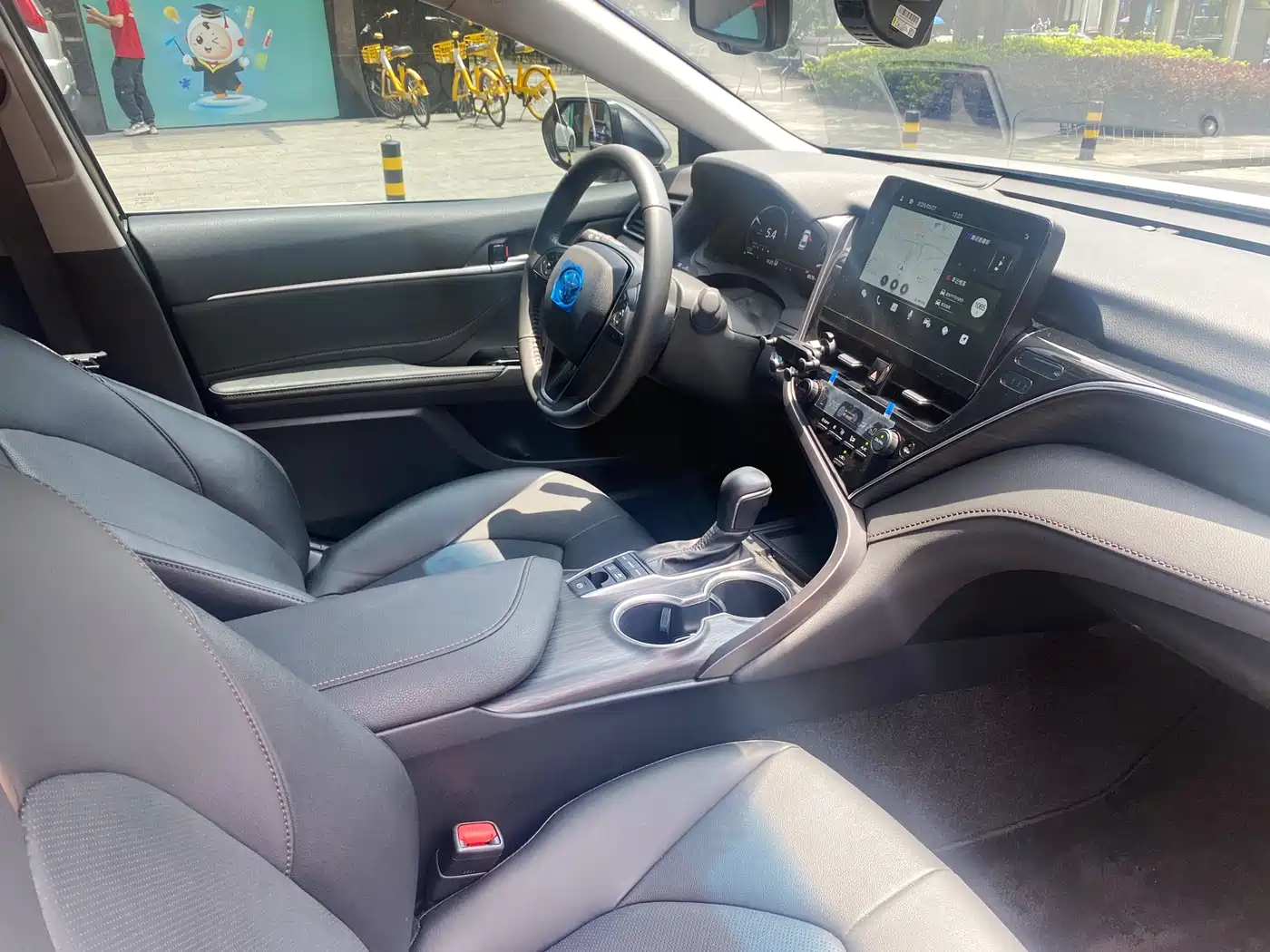 Toyota Camry 2021 Hybrid 2.5HG Luxury Edition фото 13