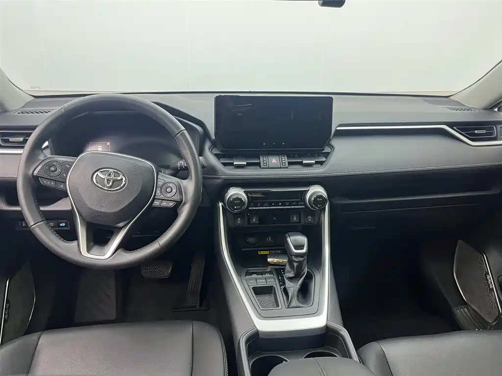 Toyota RAV4 Rongfang 2023 2.0L CVT FWD Style Plus Edition фото 7
