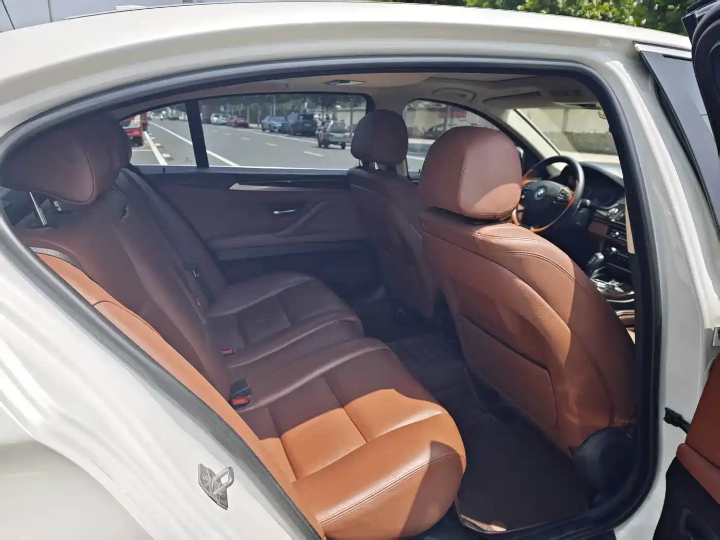 BMW 5 Series 2014 525Li Leading фото 10