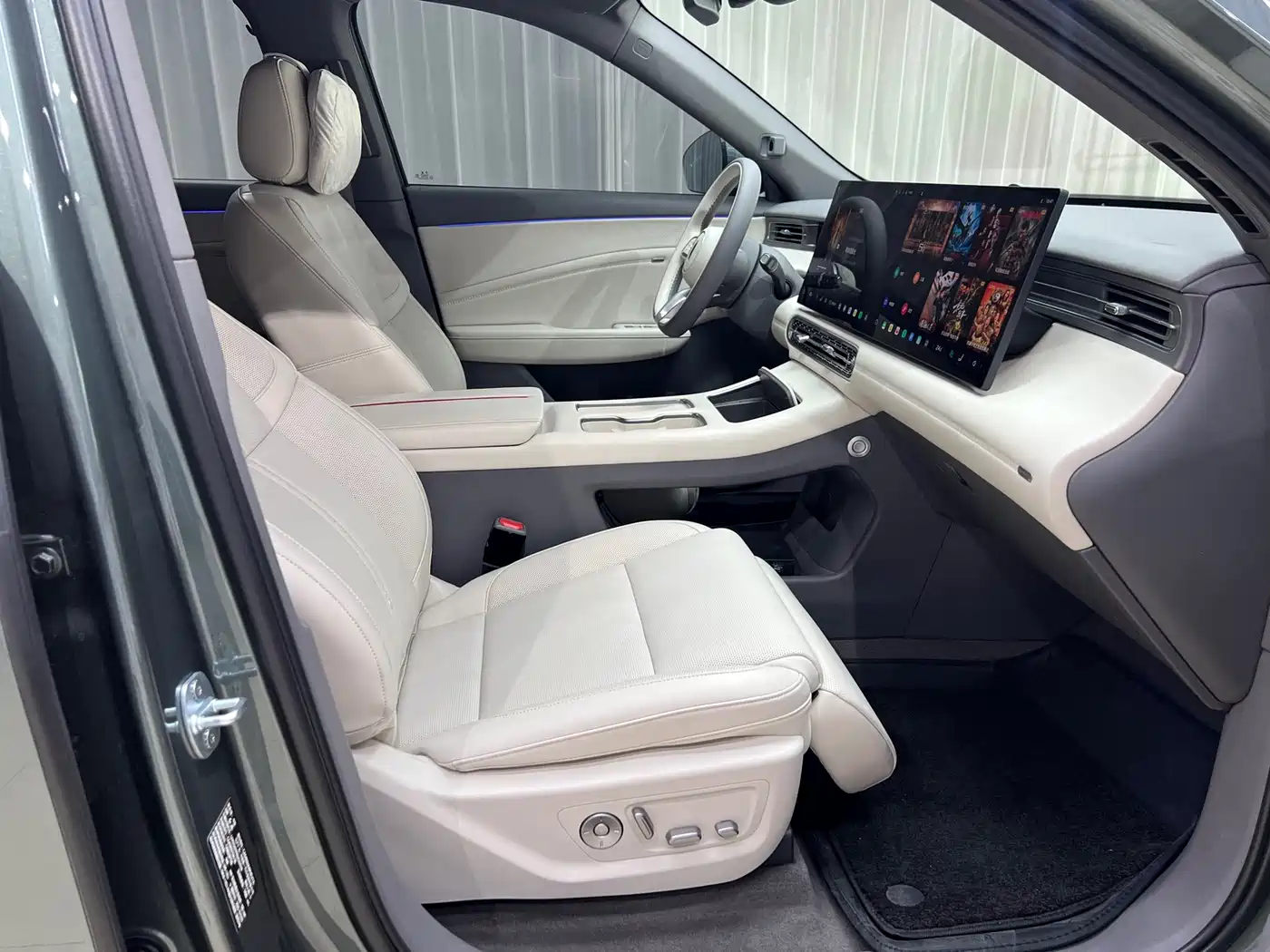 Hongqi HS6 PHEV 2026 Model 220 Intelligent Hybrid Edition фото 9