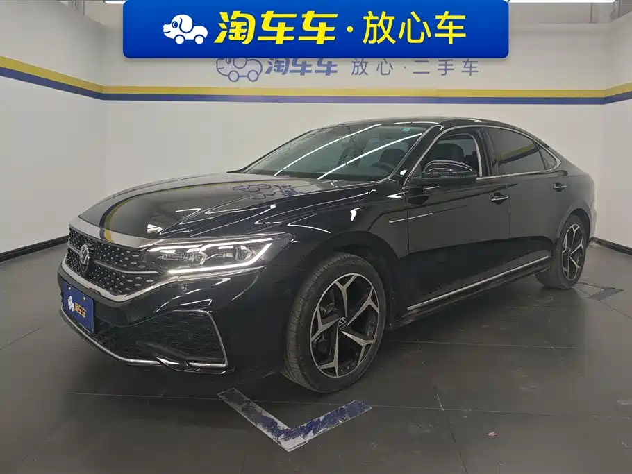 Volkswagen Passat 2023 Facelift 330TSI Starlight Luxury Edition