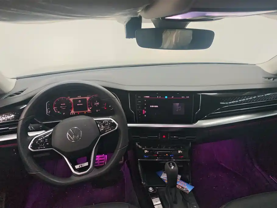 Volkswagen Passat 2023 Facelift 330TSI Starlight Luxury Edition фото 12