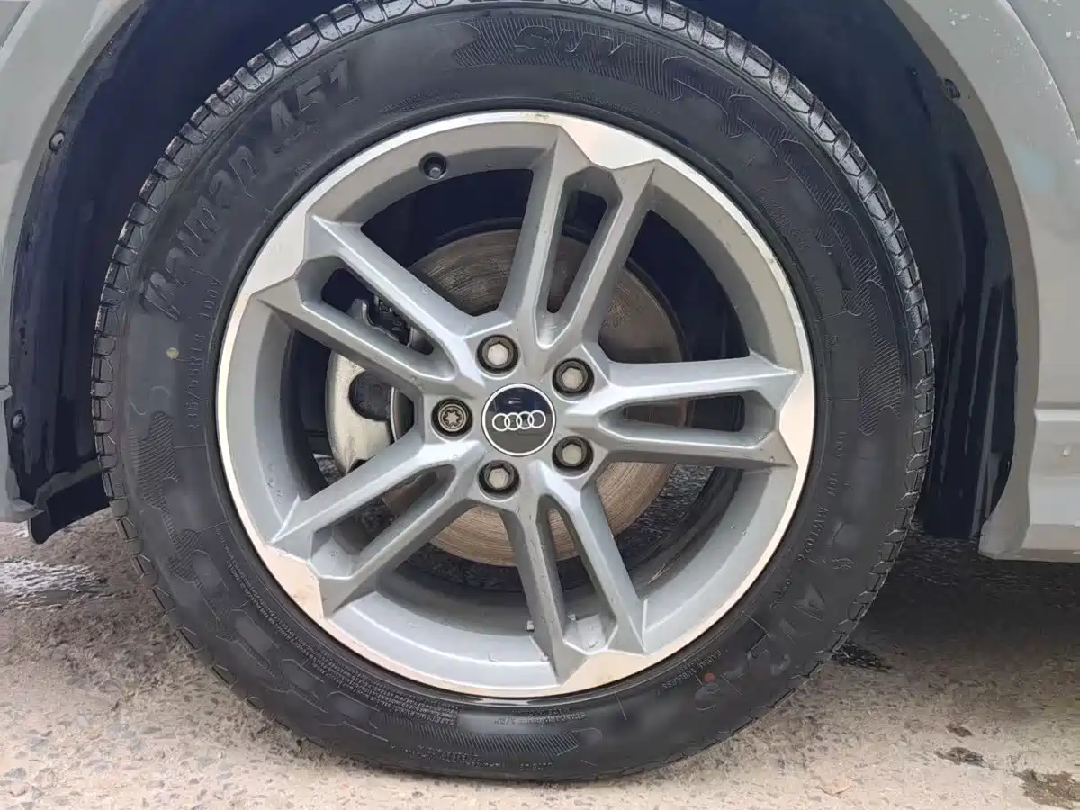 Audi Q3 2023 2024 35 TFSI Progressive Sport