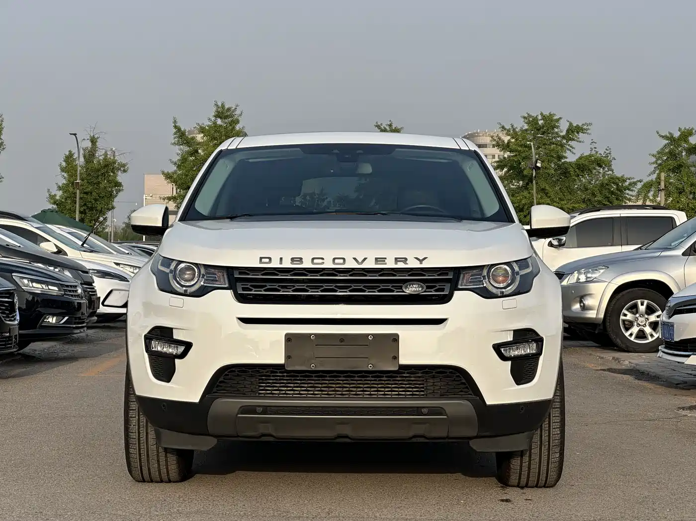 Land Rover Discovery Sport 2017 2.0T SE фото 2