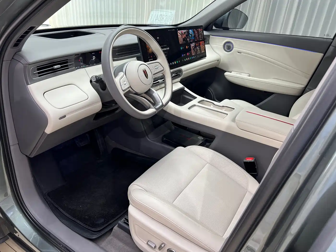 Hongqi HS6 PHEV 2026 Model 220 Intelligent Hybrid Edition фото 7