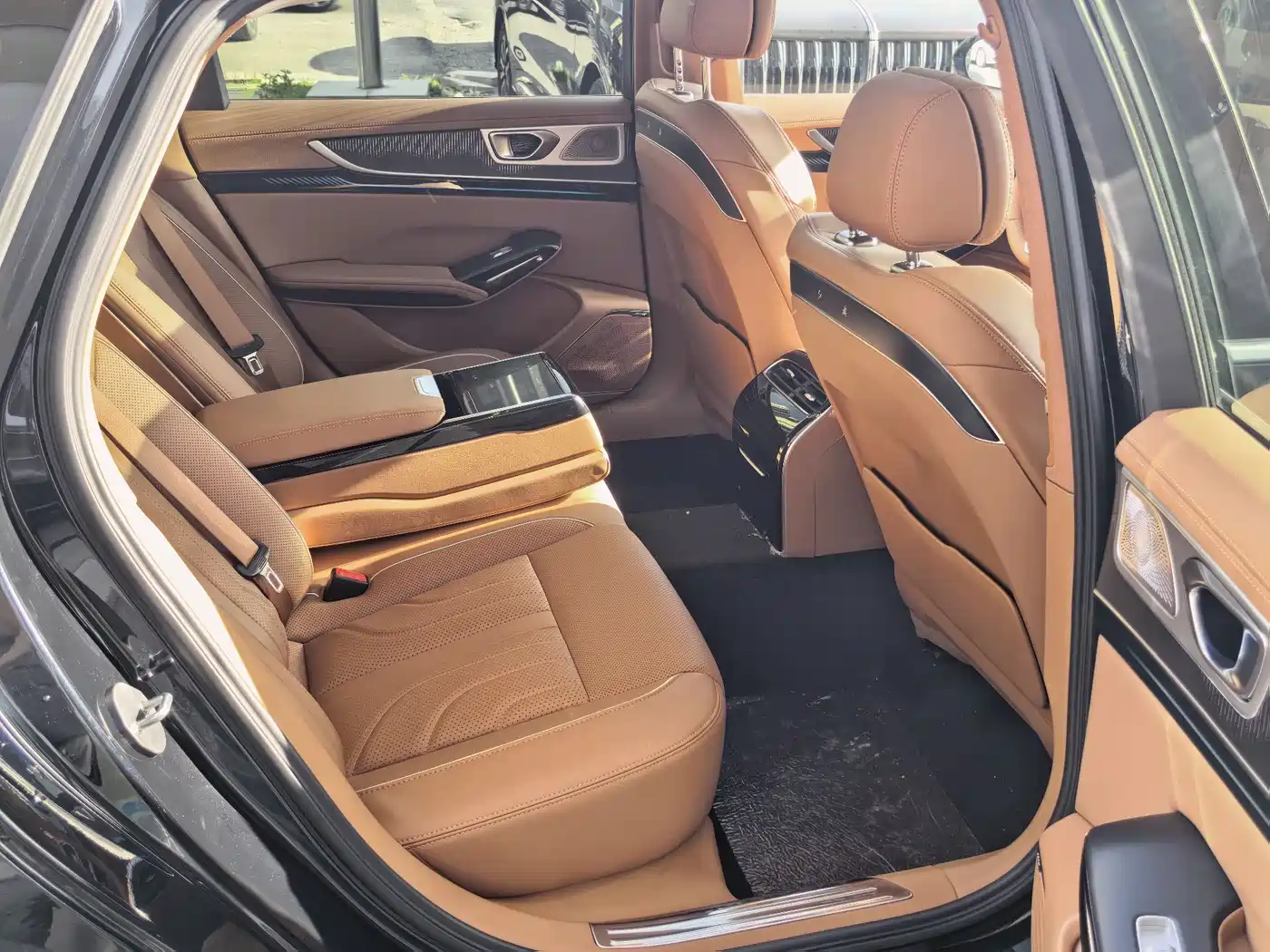 Hongqi H9 2025 2.0T 2WD Qixiang Luxury Business Edition 5-seater фото 13