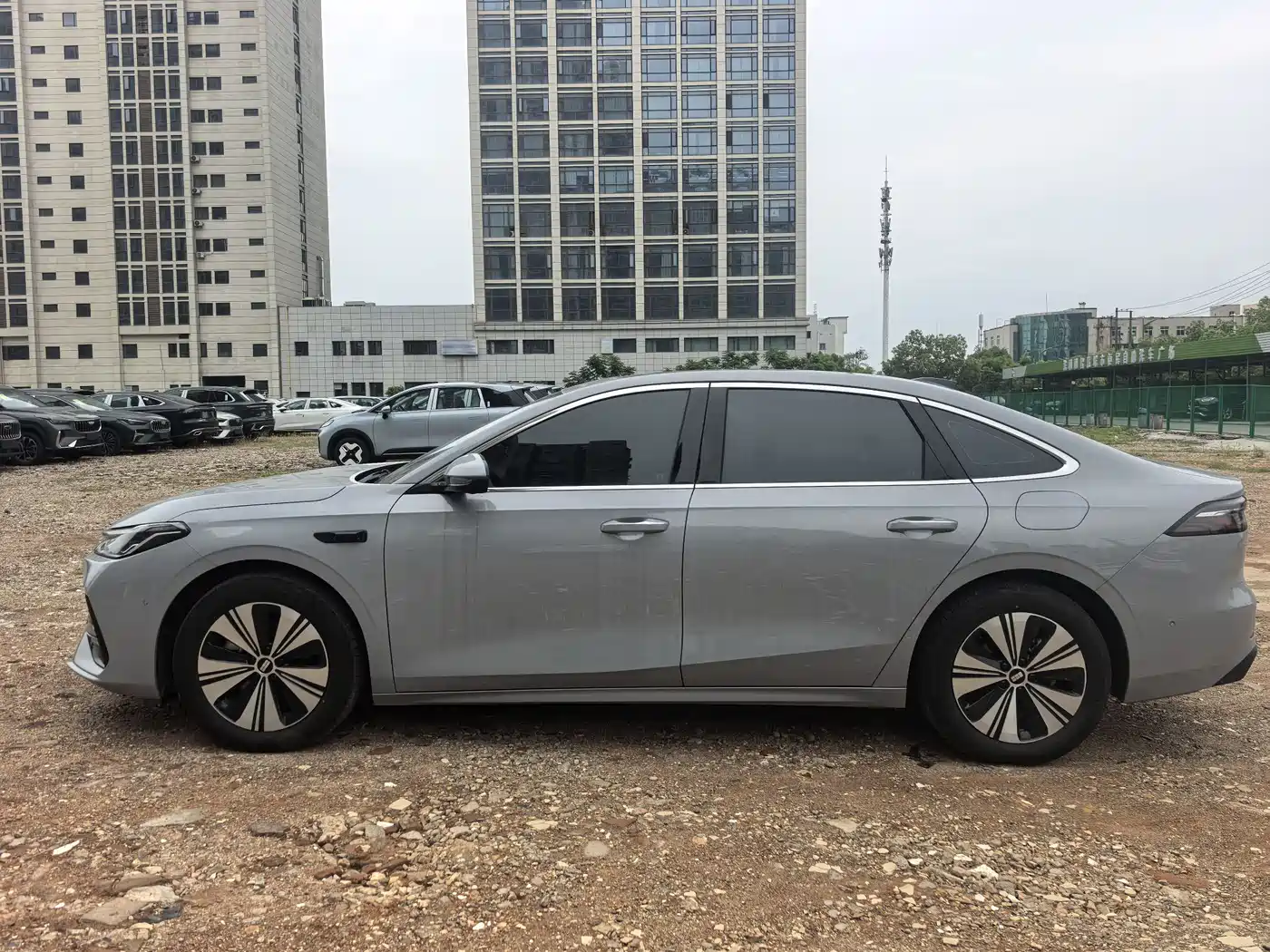 Geely Galaxy Galaxy A7 2025 EM-i 70km Explorer Edition фото 2