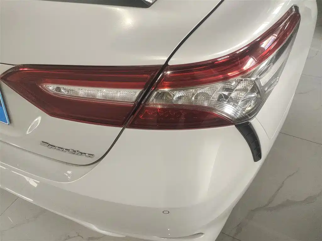 Toyota Camry 2018 2.0S Sport Edition фото 8