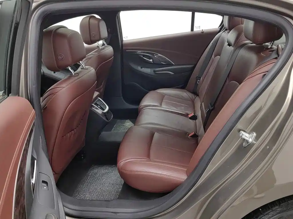 Photo 15 - Buick LaCrosse