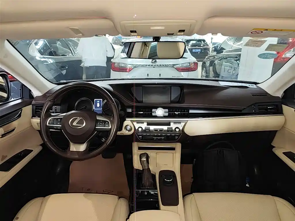 Lexus ES 2015 200 Elite Edition фото 10